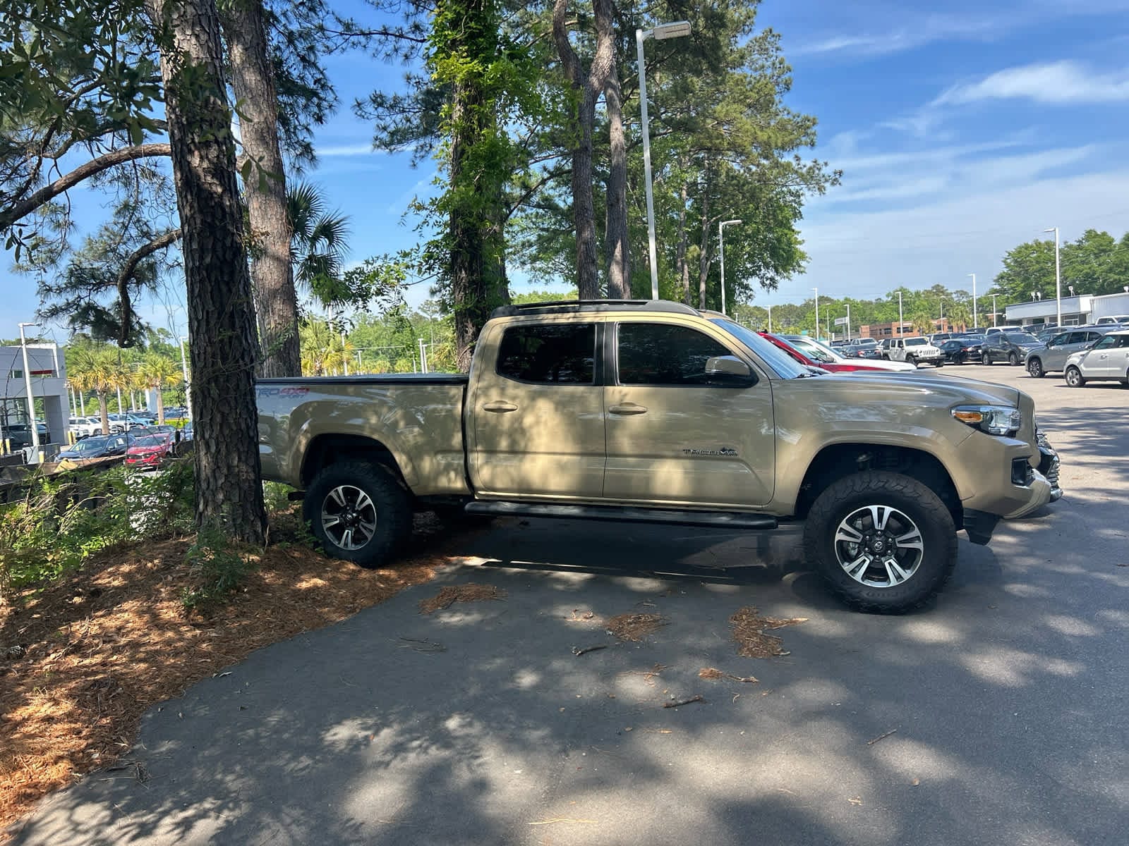 2018 Toyota Tacoma TRD Sport photo 5