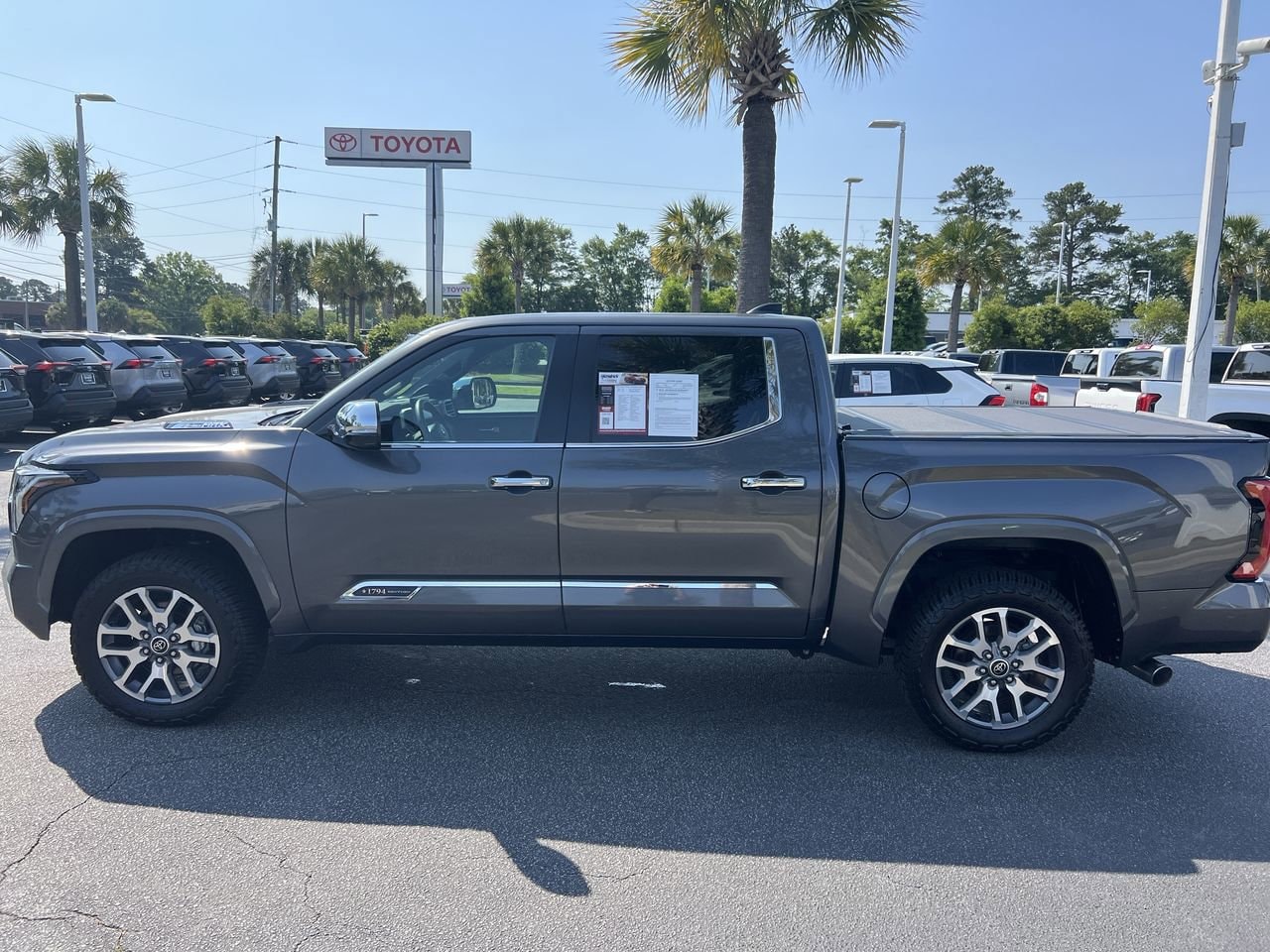 2024 Toyota Tundra 1794 Edition Hybrid photo 5