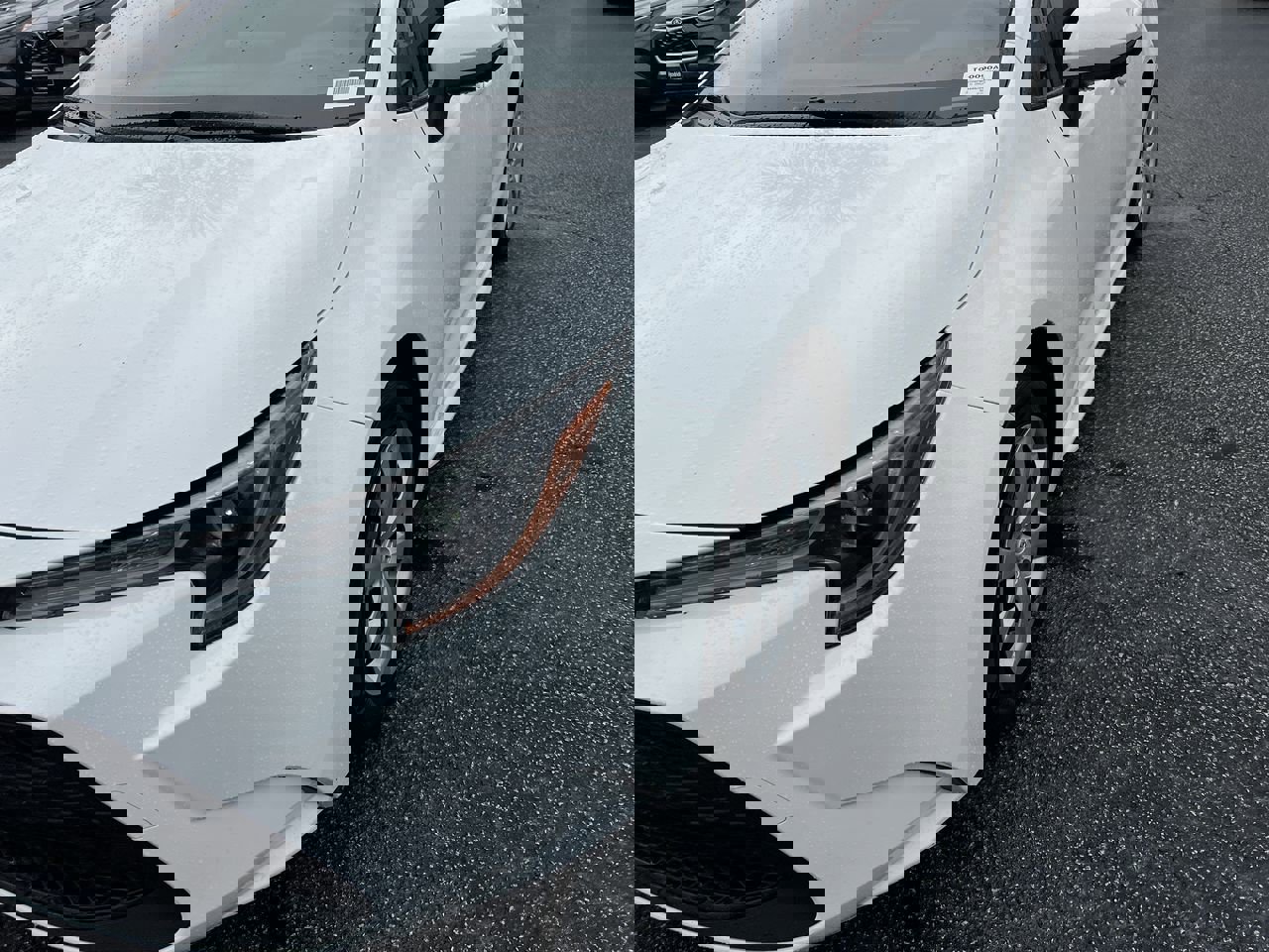 2022 Toyota Corolla LE photo 3