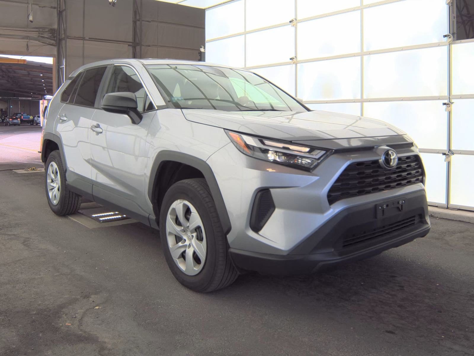 2024 Toyota RAV4 LE photo 5