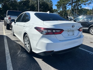 2022 Toyota Camry Hybrid LE Sedan