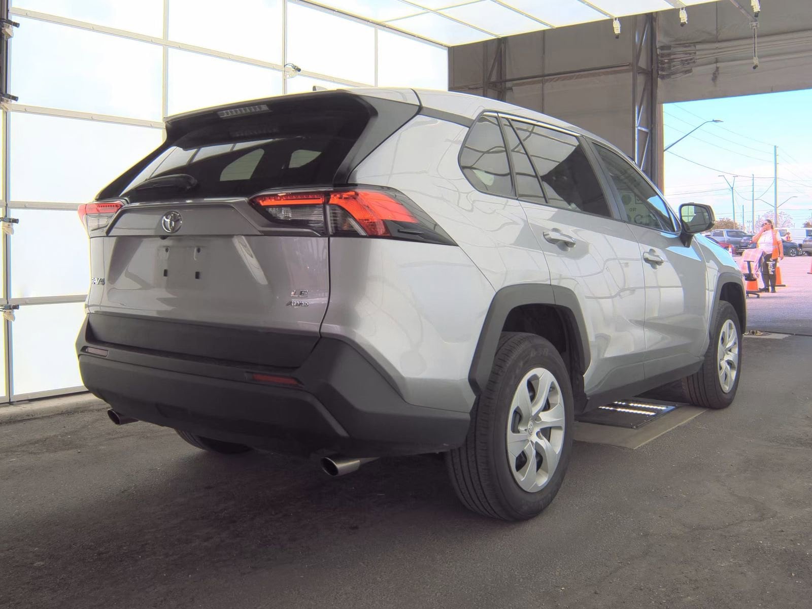 2024 Toyota RAV4 LE photo 6