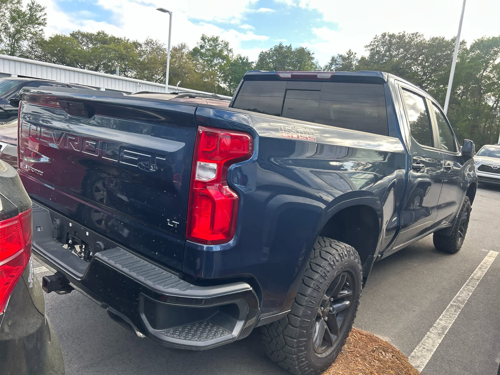 2021 Chevrolet Silverado 1500 LT Trail Boss photo 2