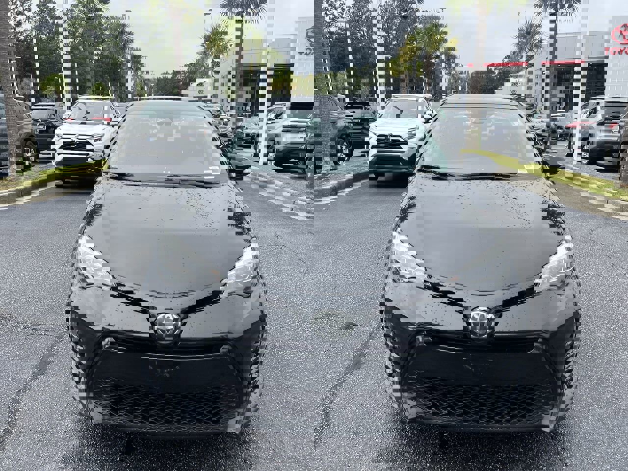 2017 Toyota Corolla SE photo 2