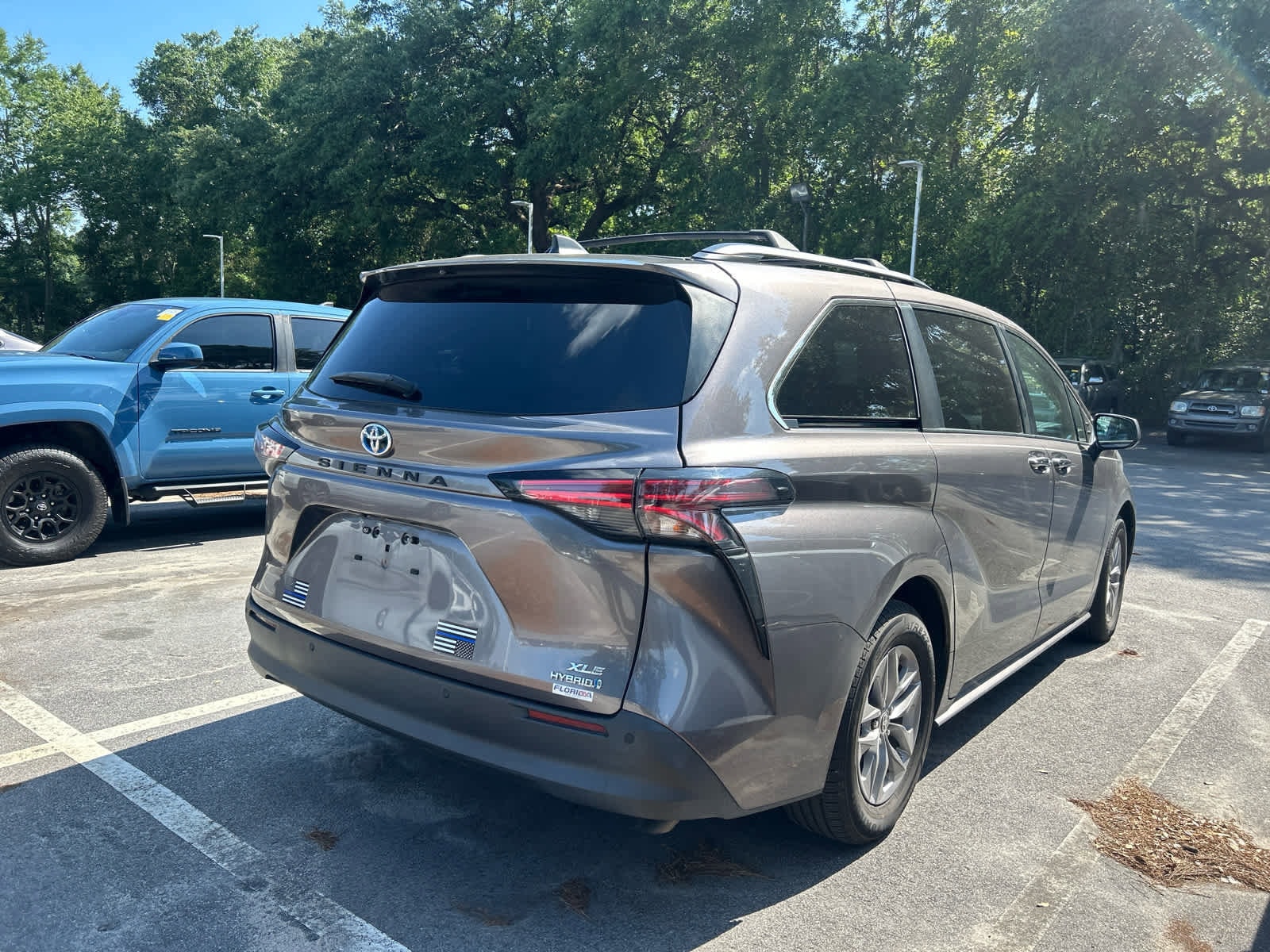2022 Toyota Sienna XLE photo 5