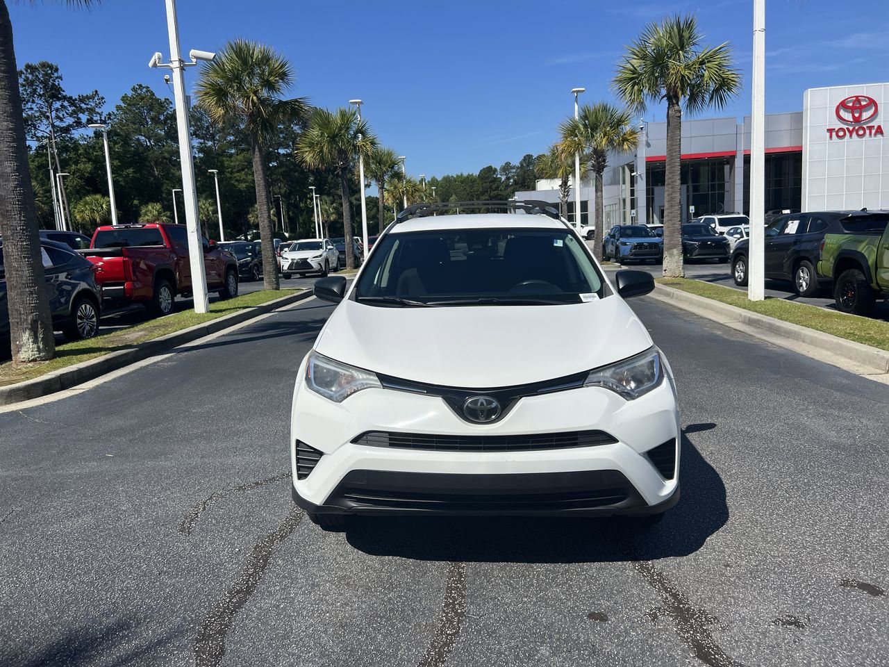 2017 Toyota RAV4 LE photo 2