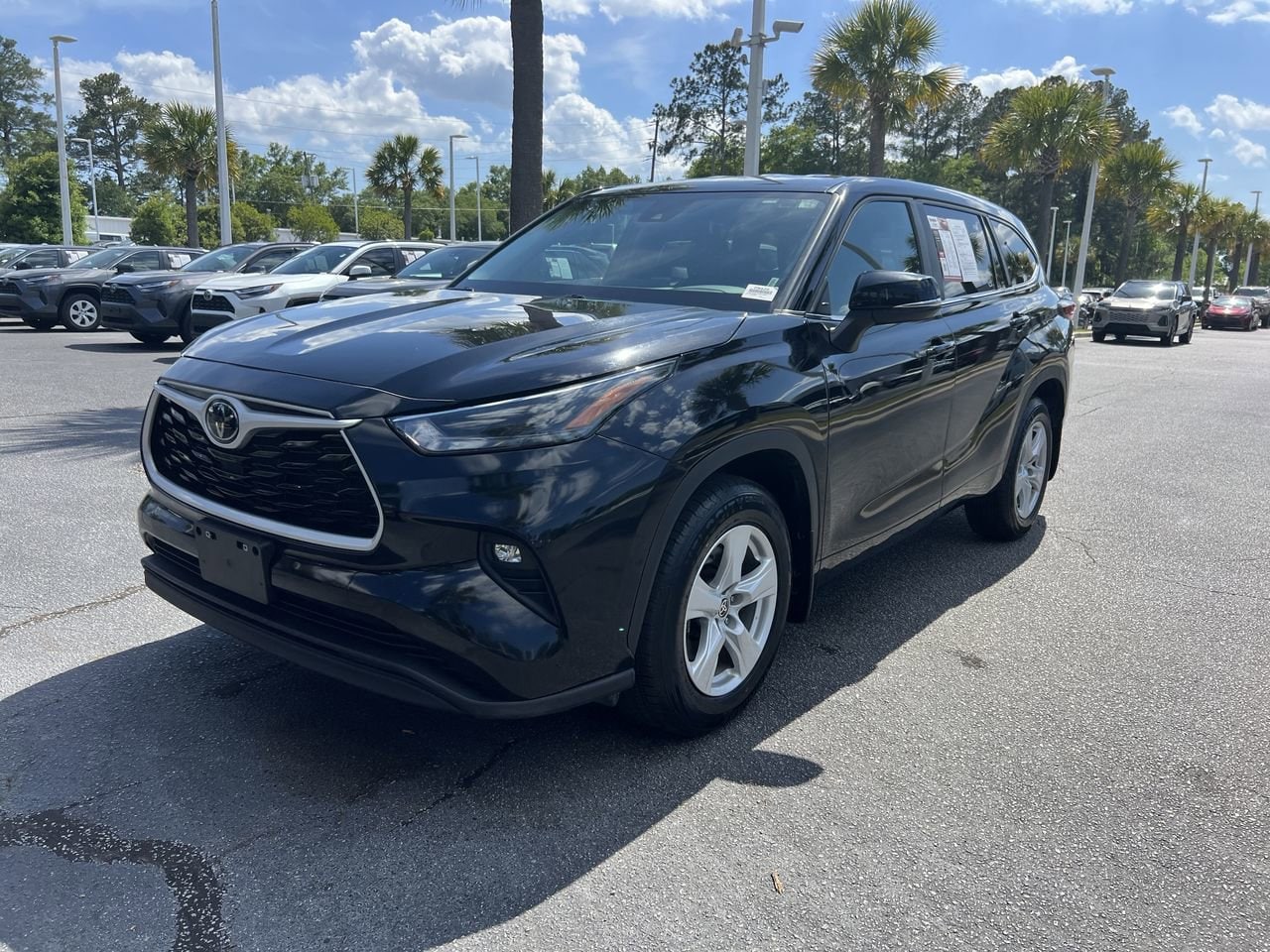 2024 Toyota Highlander LE photo 4