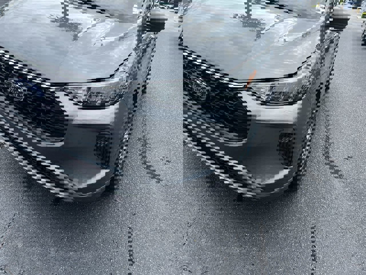 2024 Ford Escape ST-Line photo 3