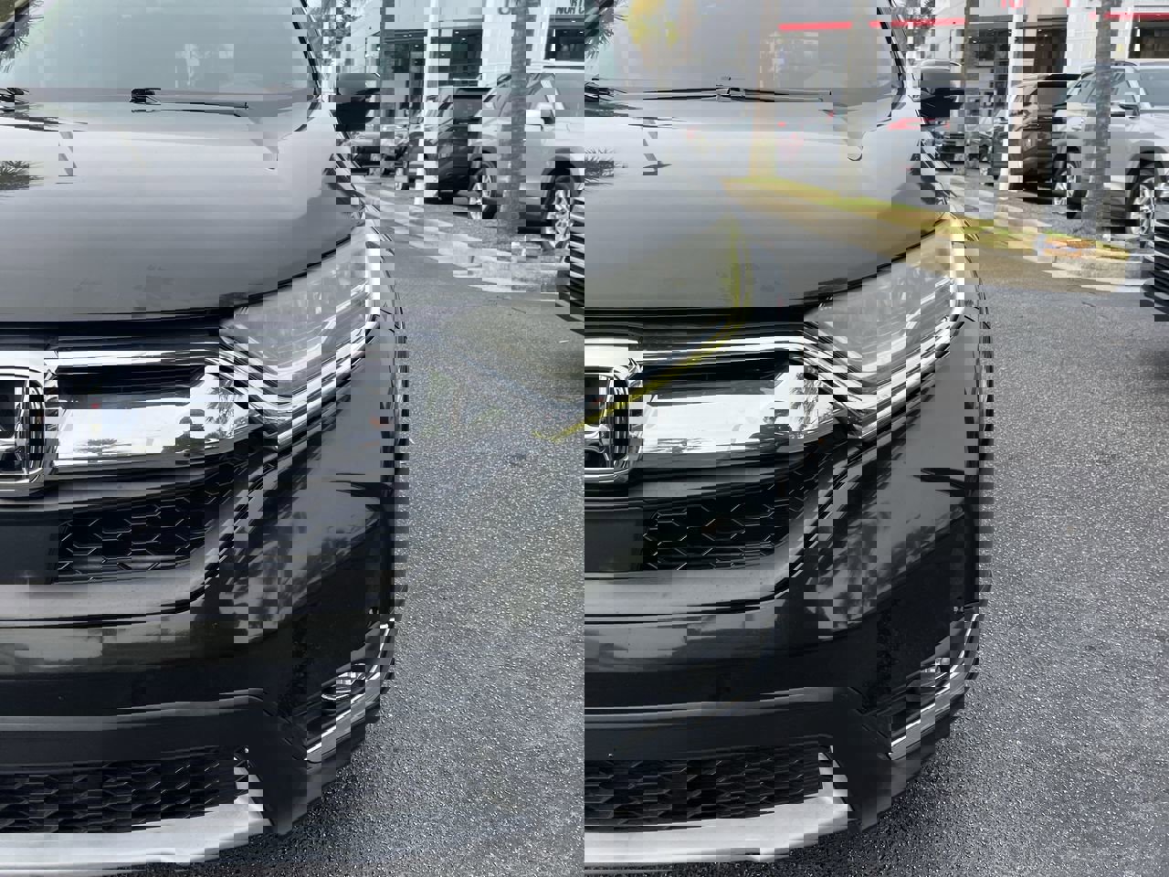 2017 Honda CR-V Touring photo 2