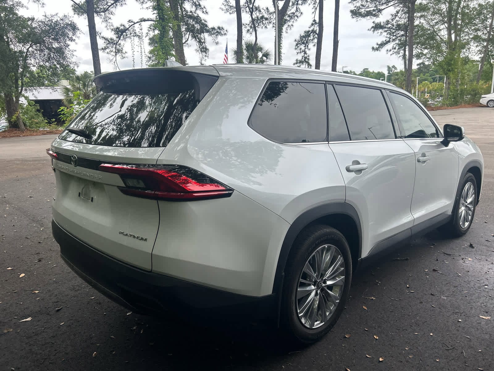 2024 Toyota Grand Highlander Platinum photo 2