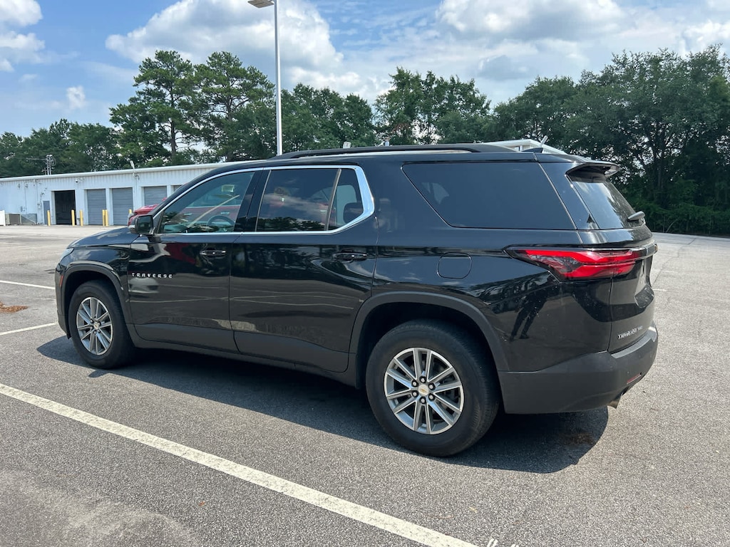 Used 2022 Chevrolet Traverse LT Cloth SUV