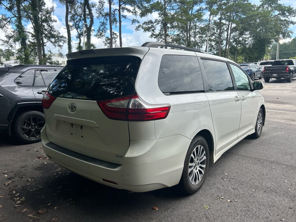 Used 2019 Toyota Sienna XLE Minivan