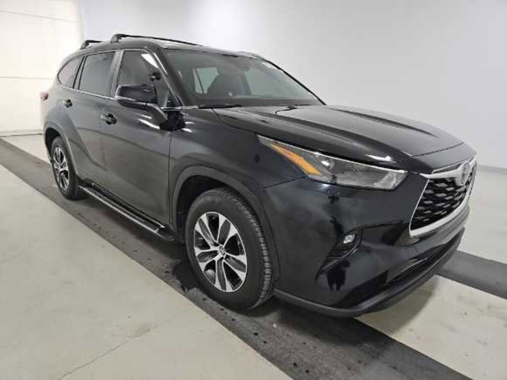 Used 2023 Toyota Highlander XLE SUV