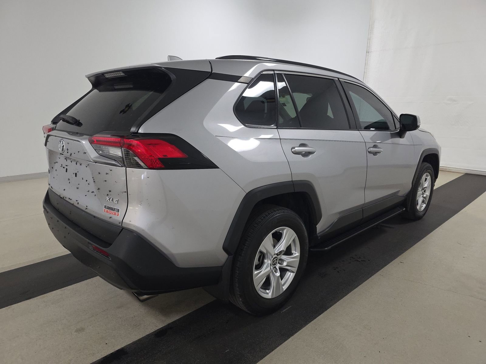 2021 Toyota RAV4 XLE photo 5