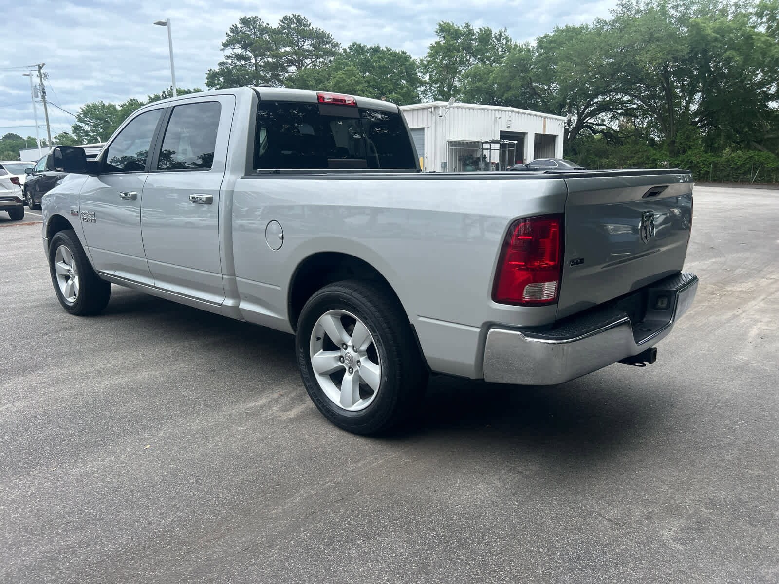 2018 Ram 1500 SLT photo 2