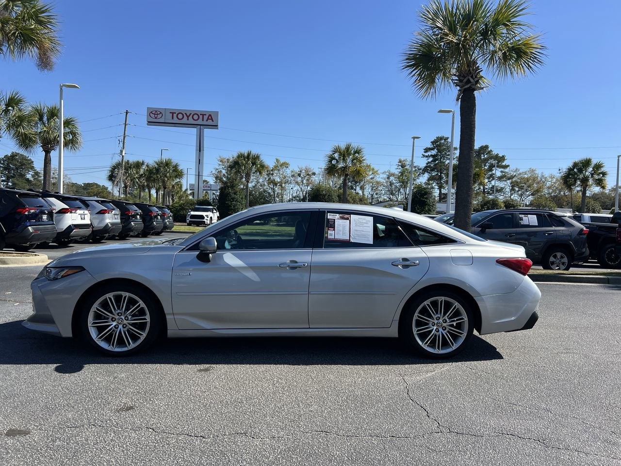 2021 Toyota Avalon Hybrid Limited photo 6