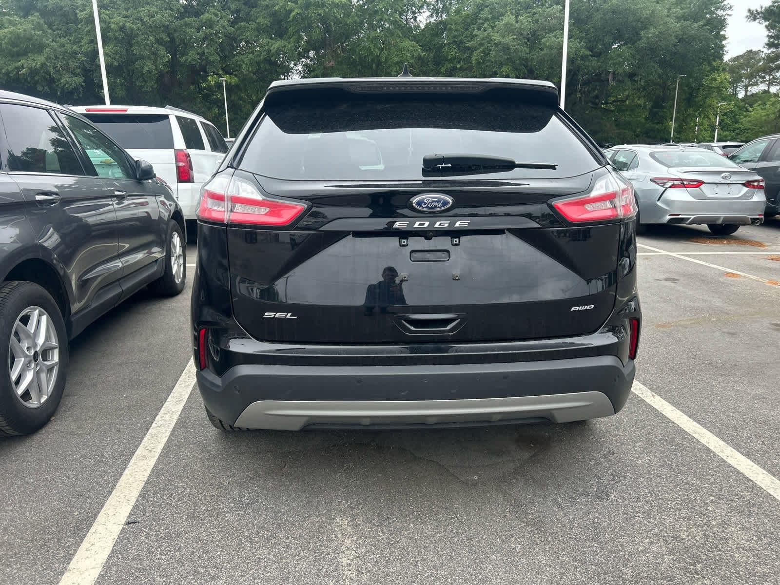2023 Ford Edge SEL photo 2