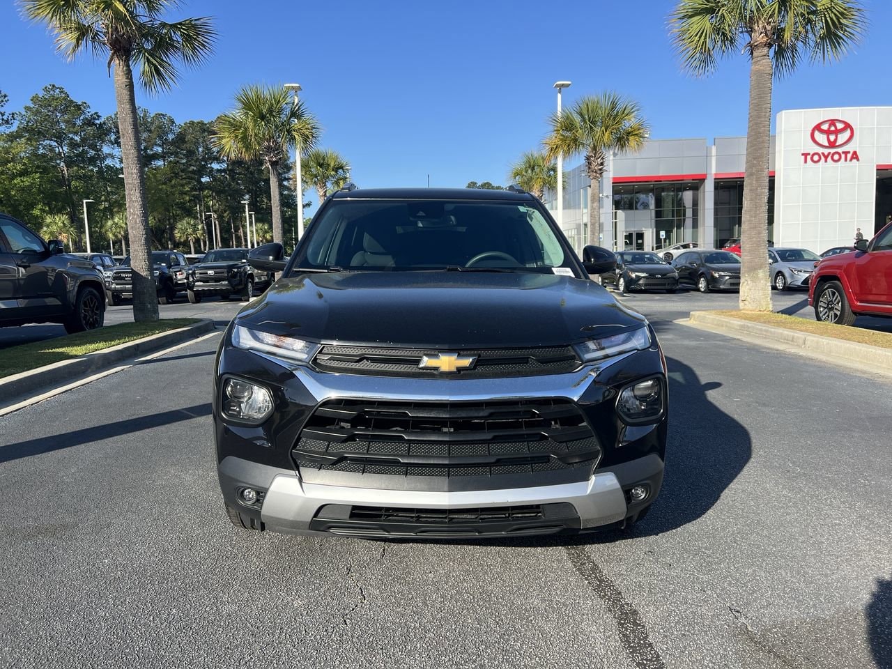 2023 Chevrolet Trailblazer LT photo 2