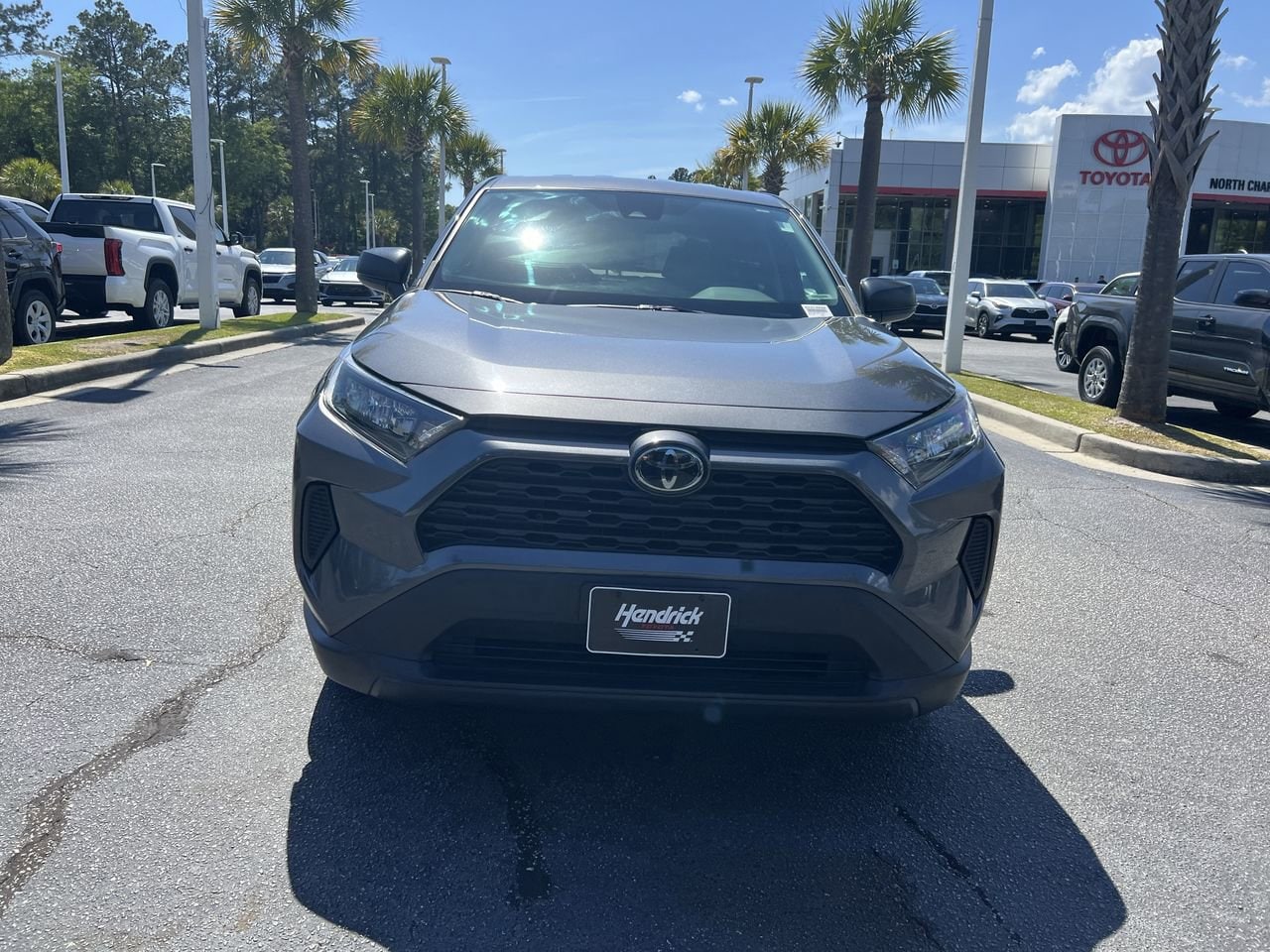 2022 Toyota RAV4 LE photo 2