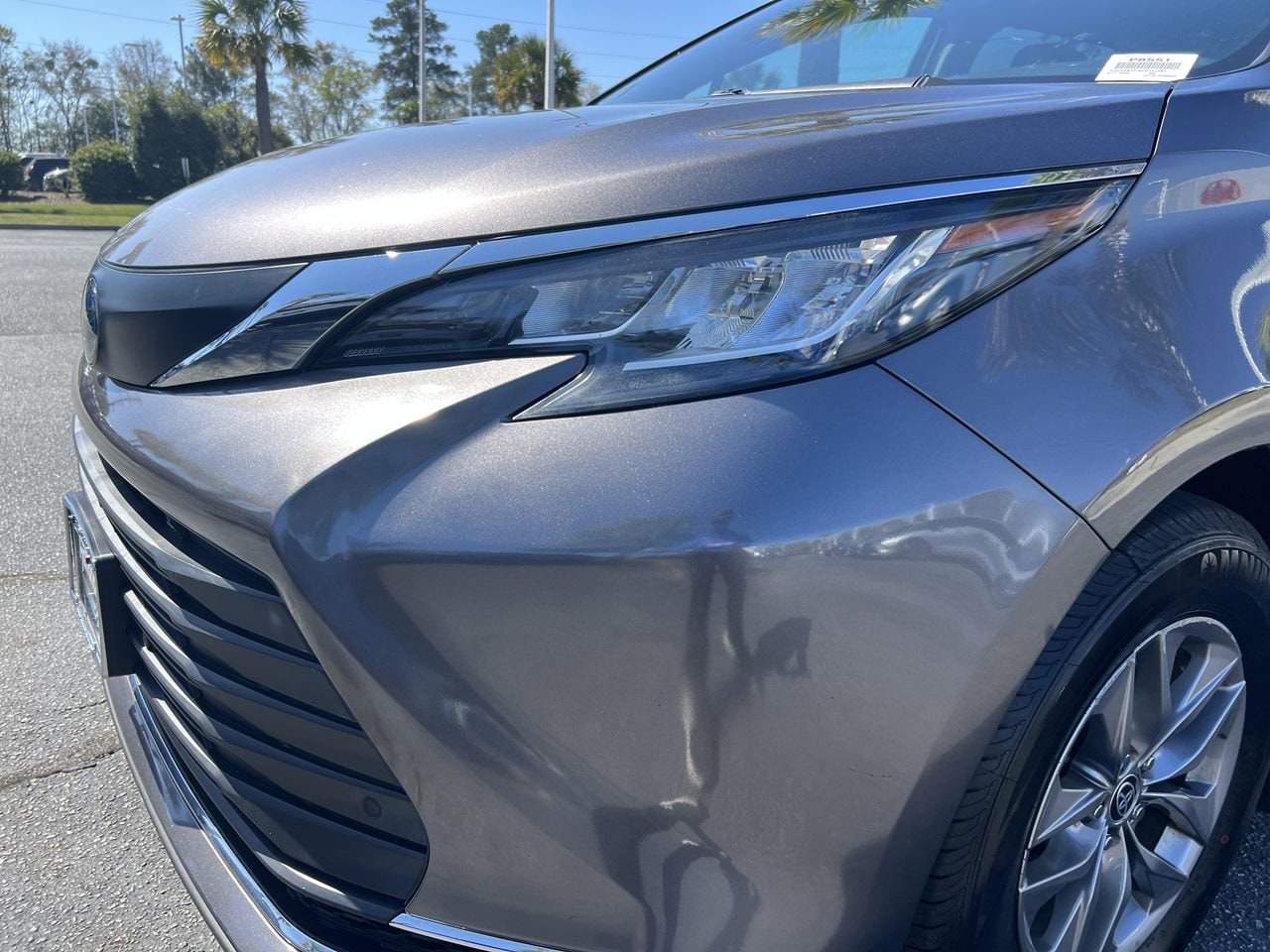 2023 Toyota Sienna XLE photo 4