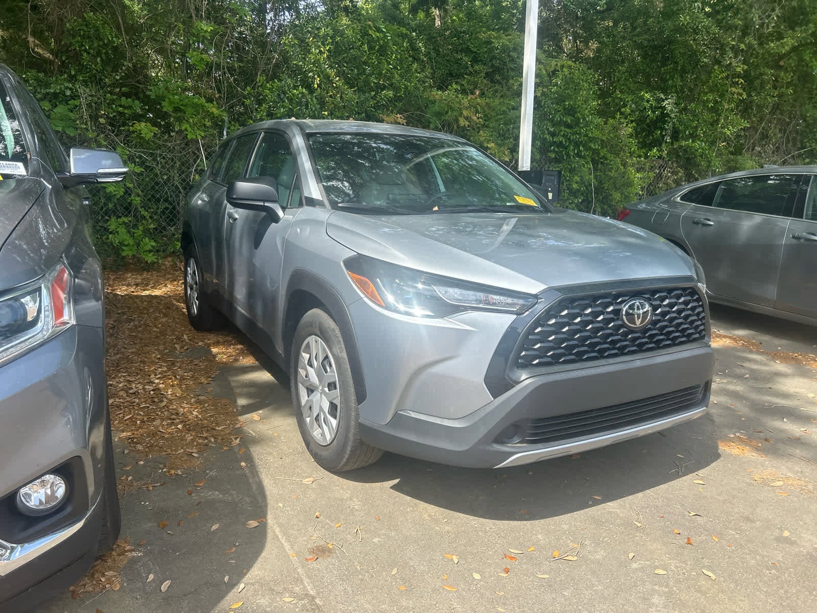 2022 Toyota Corolla Cross L photo 6