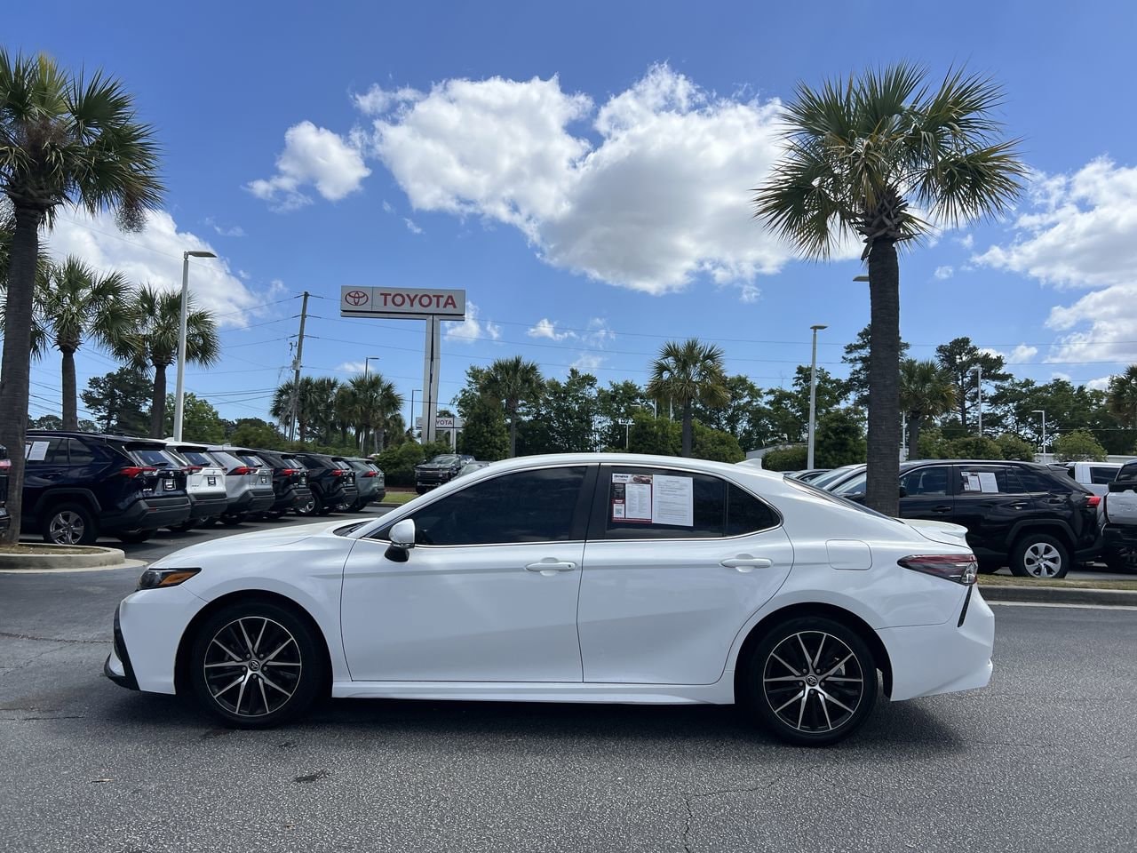 2023 Toyota Camry SE photo 6