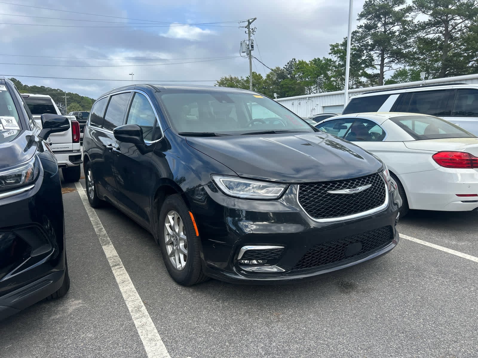 2023 Chrysler Pacifica Touring L photo 5