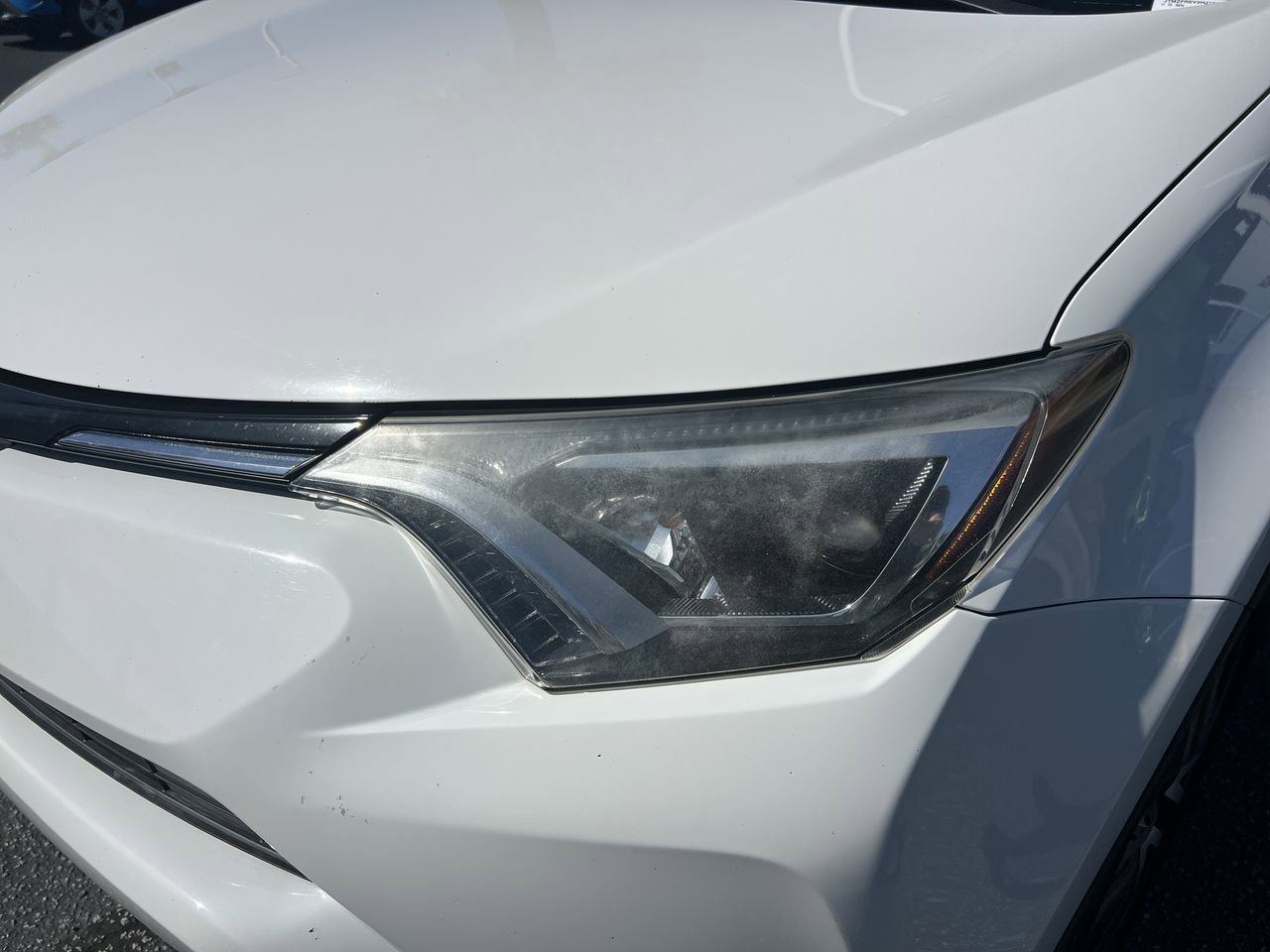2017 Toyota RAV4 LE photo 5