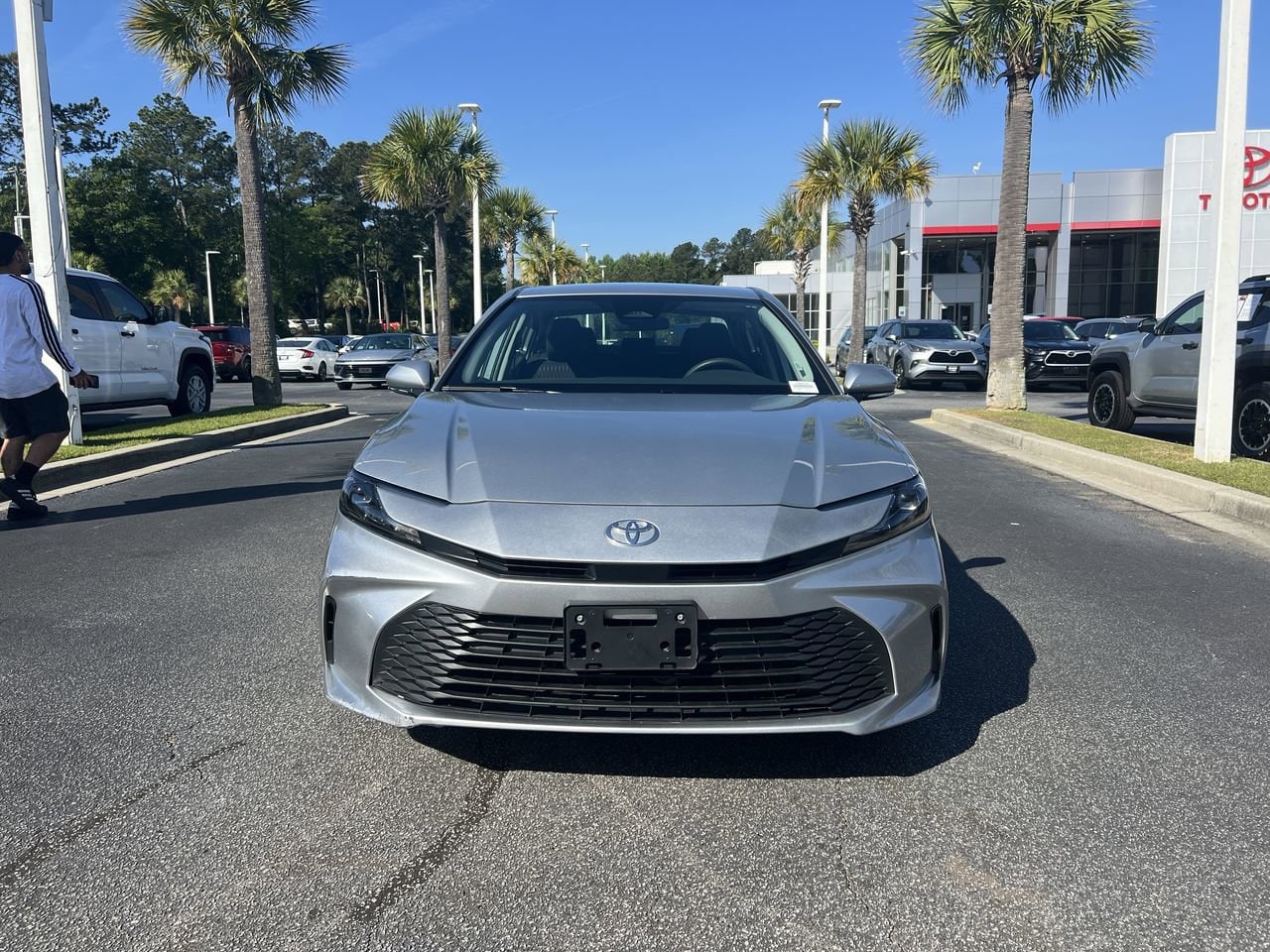 2025 Toyota Camry LE photo 2