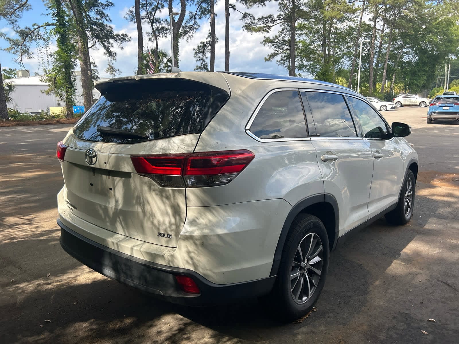 2019 Toyota Highlander XLE photo 3