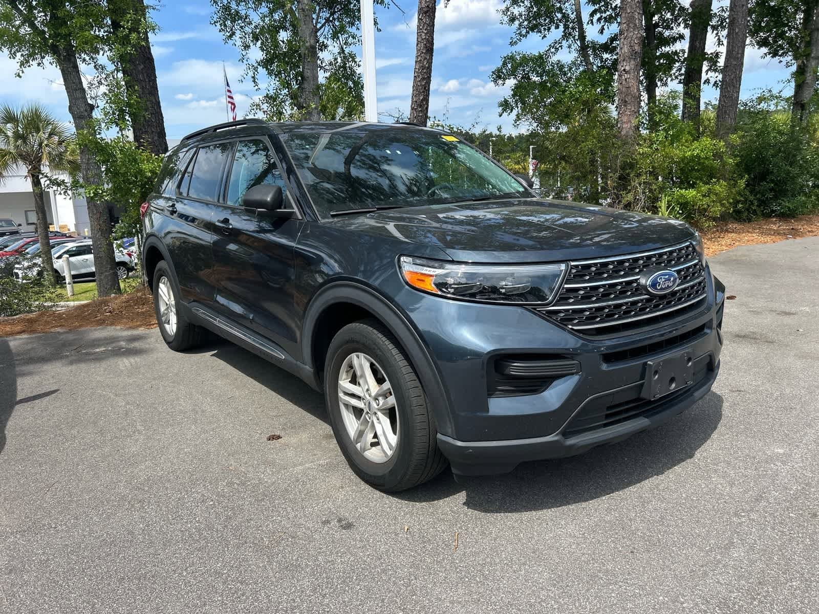 2023 Ford Explorer XLT photo 3