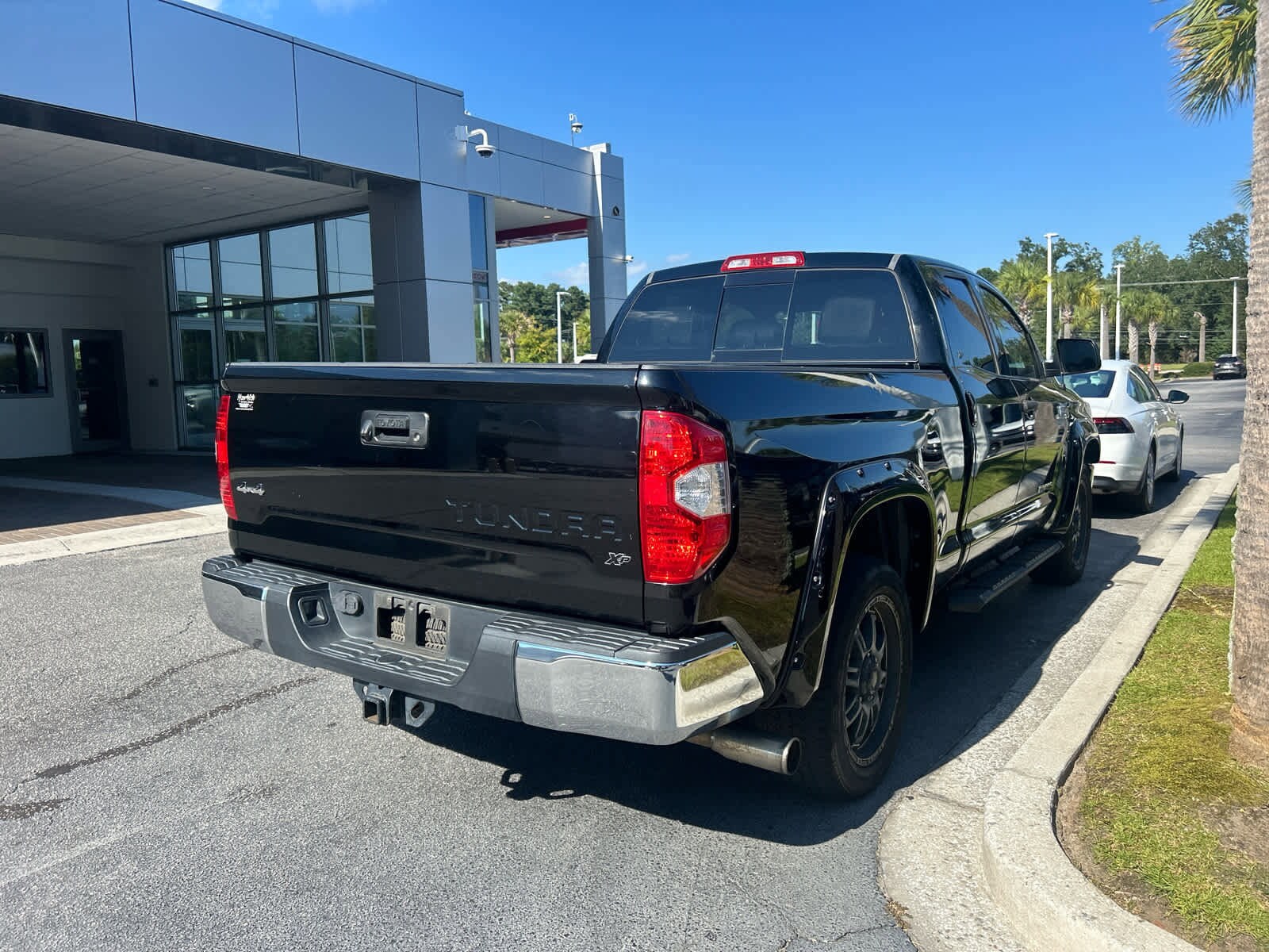 2015 Toyota Tundra SR5 Grade photo 2