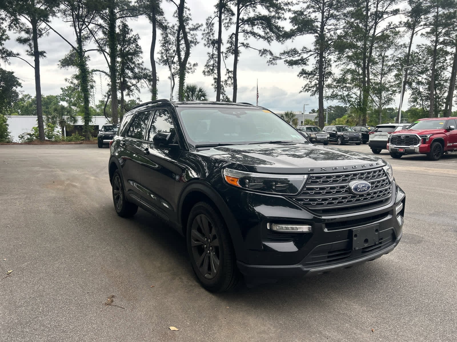 2023 Ford Explorer XLT photo 6