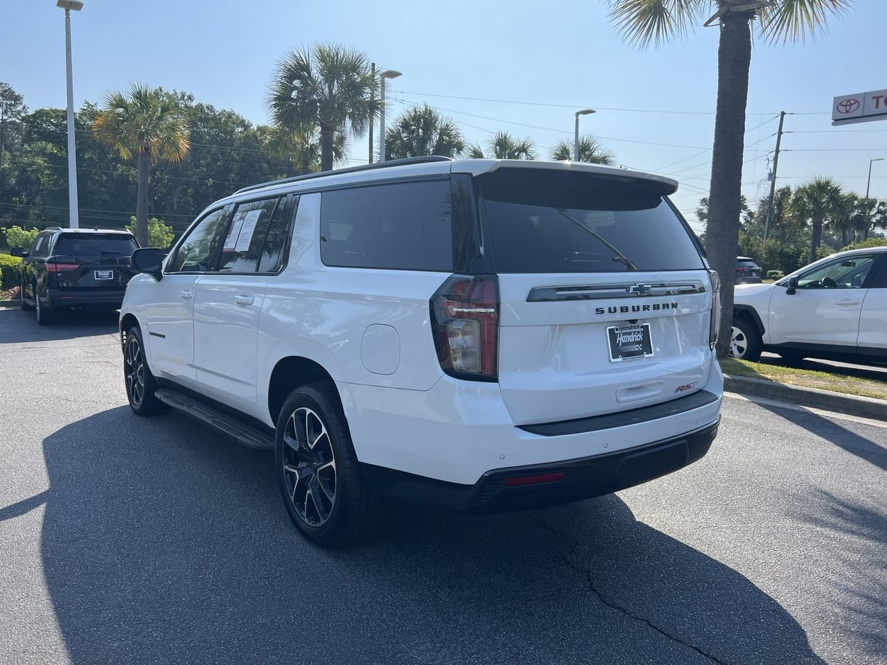 2021 Chevrolet Suburban RST photo 6