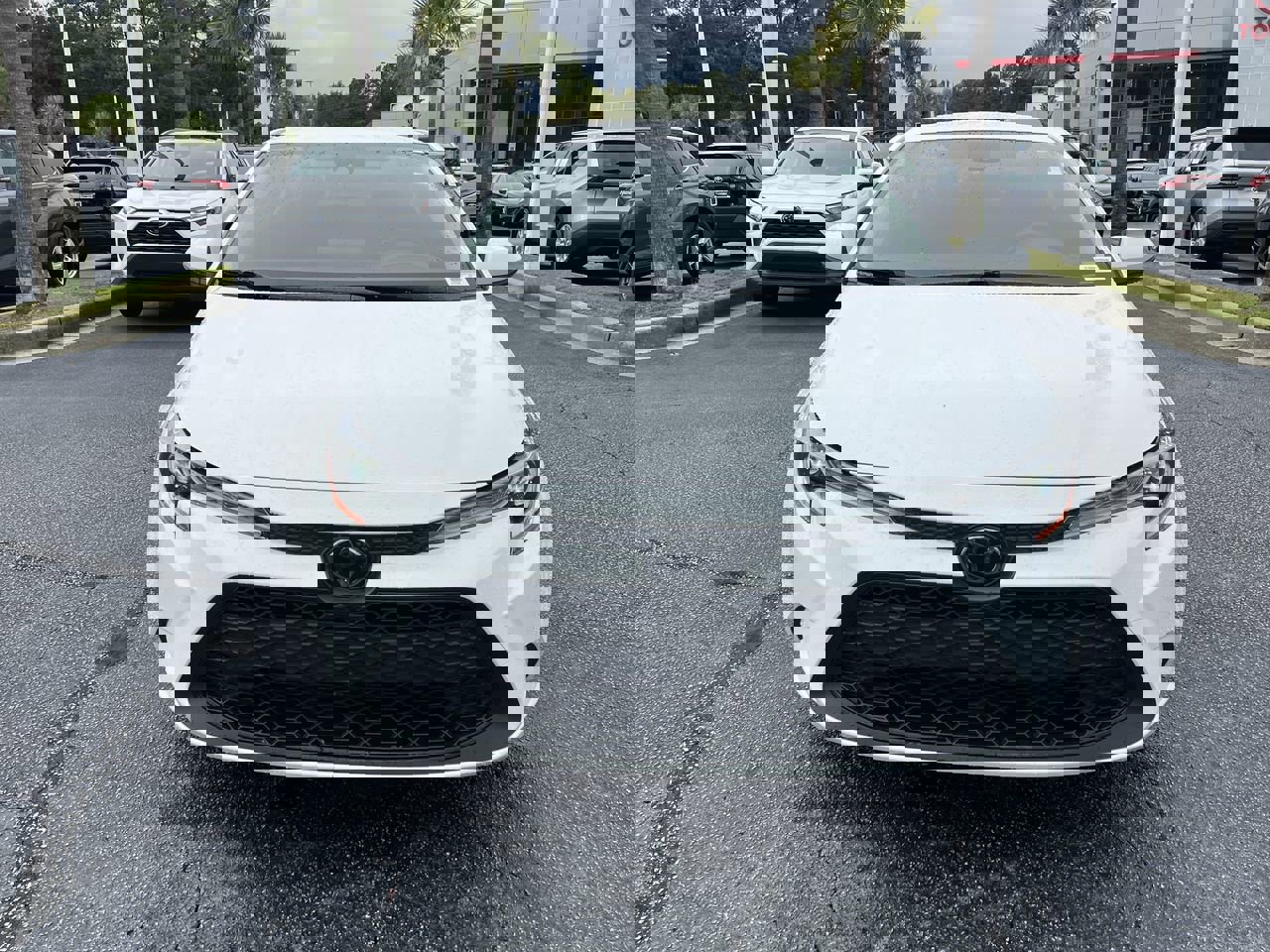 2022 Toyota Corolla LE photo 2