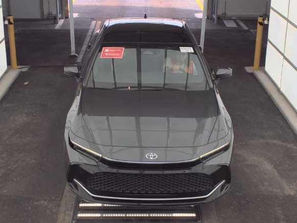 2023 Toyota Crown Limited photo 2