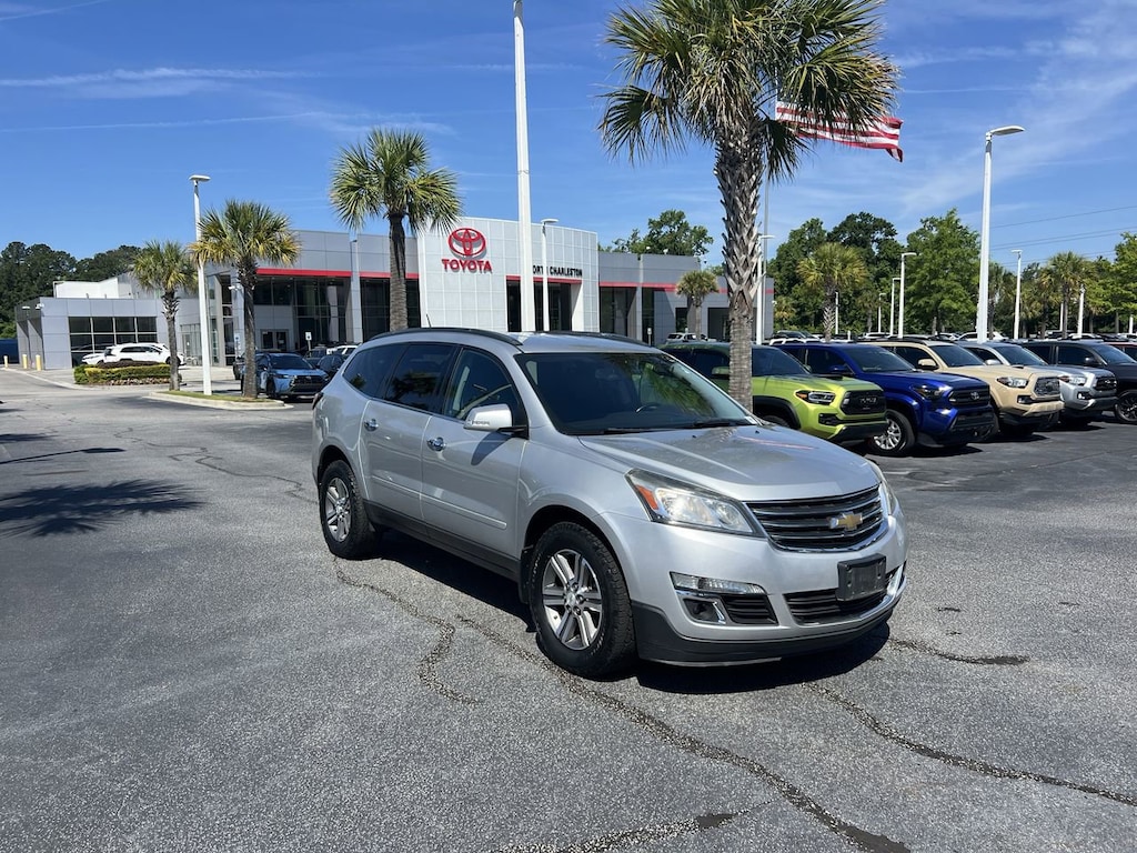 Used 2017 Chevrolet Traverse LT SUV