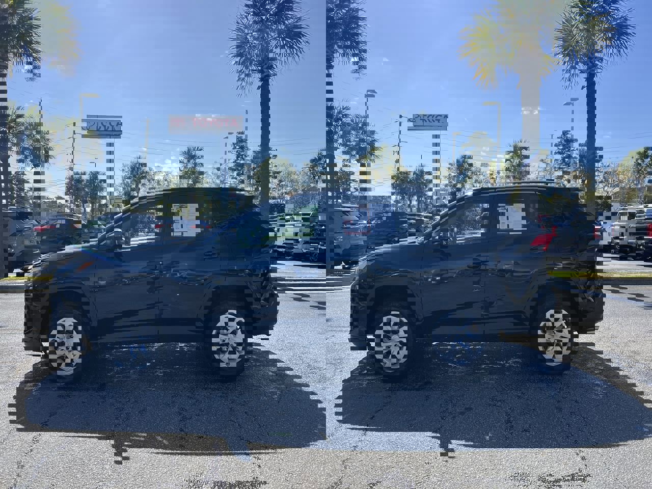 2024 Toyota RAV4 LE photo 6