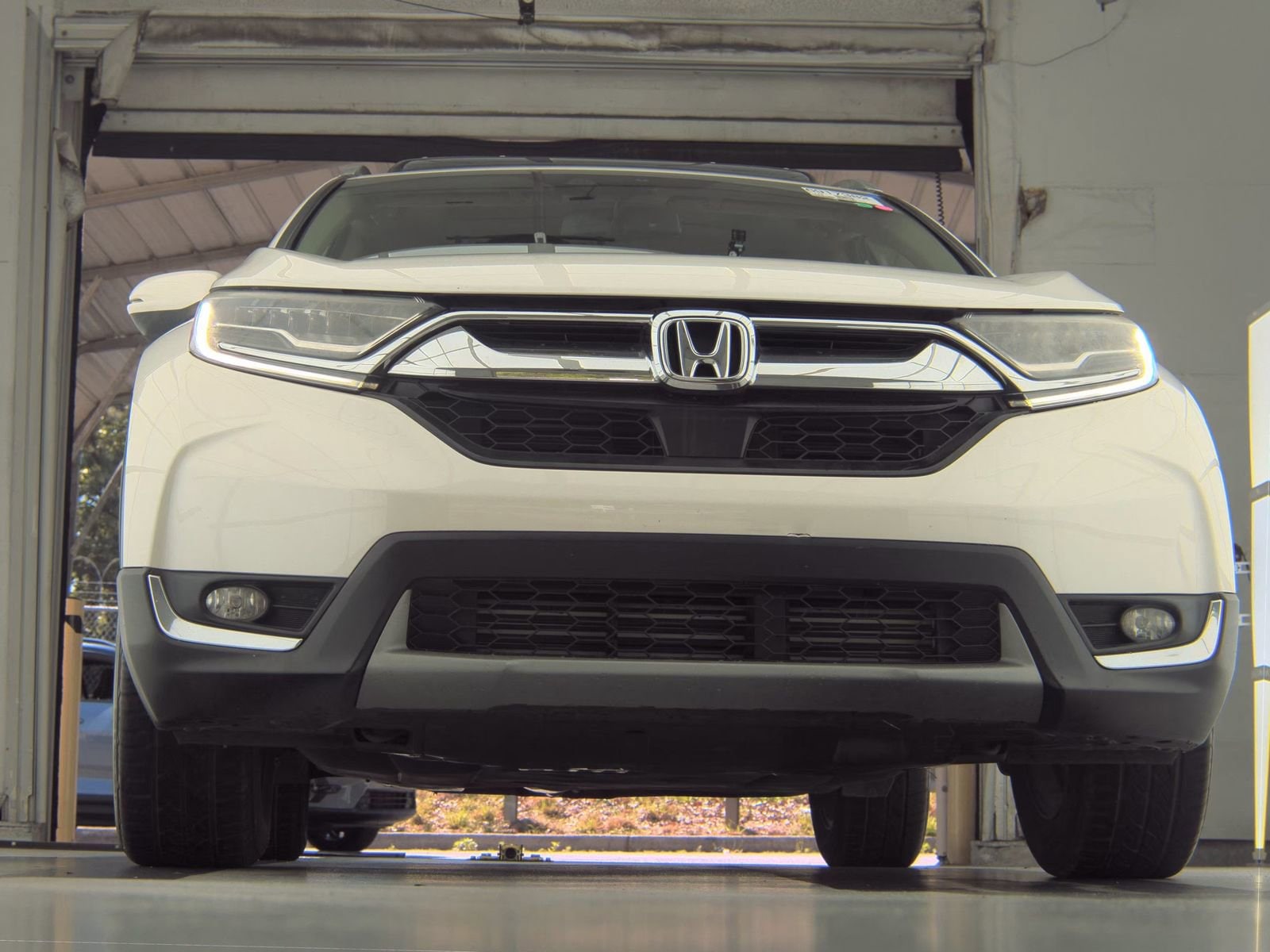 2018 Honda CR-V Touring photo 3