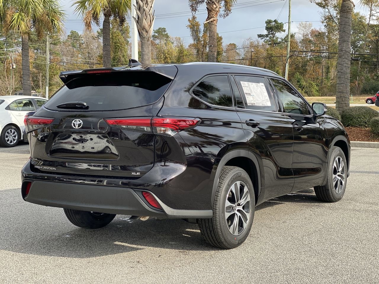 2021 Toyota Highlander XLE photo 4