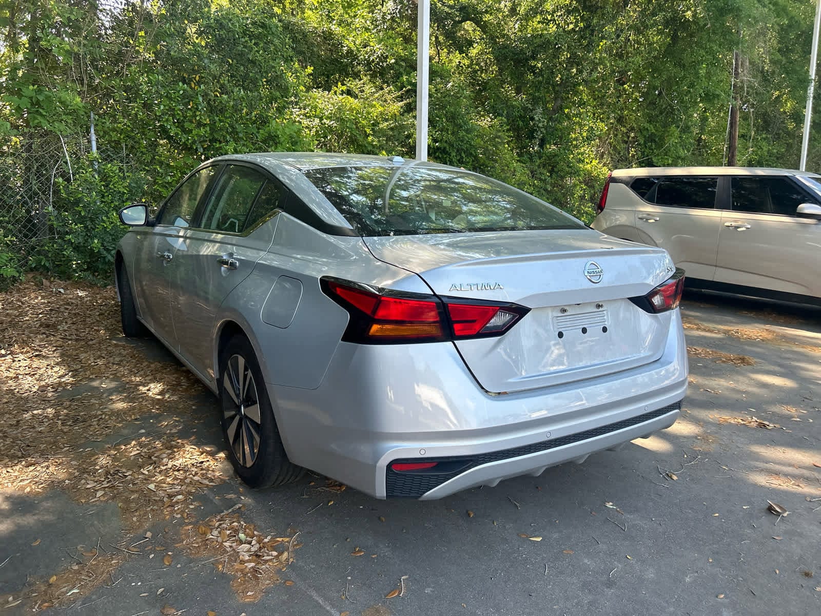 2021 Nissan Altima 2.5 SV photo 2