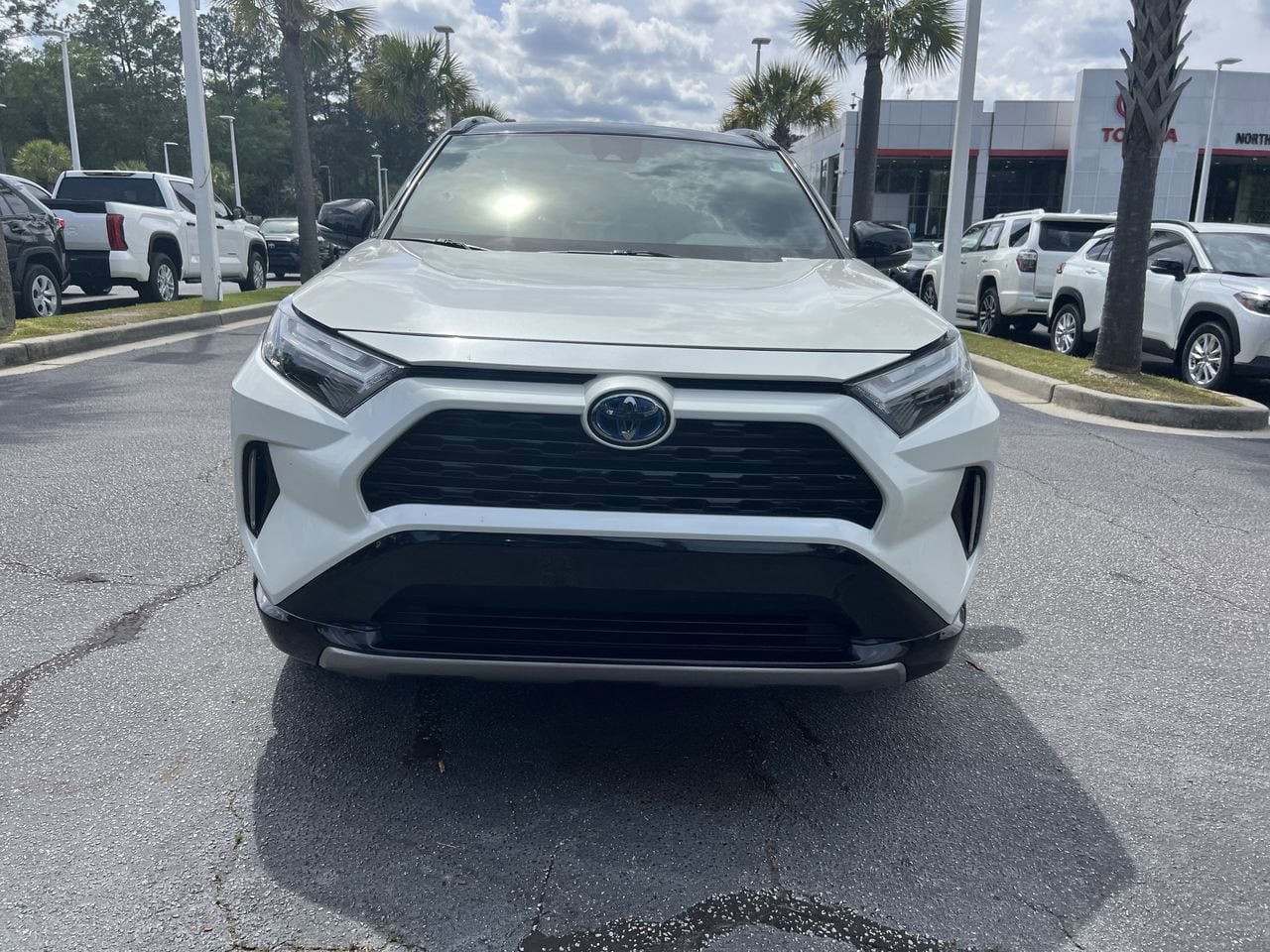 2022 Toyota RAV4 Hybrid XSE photo 2