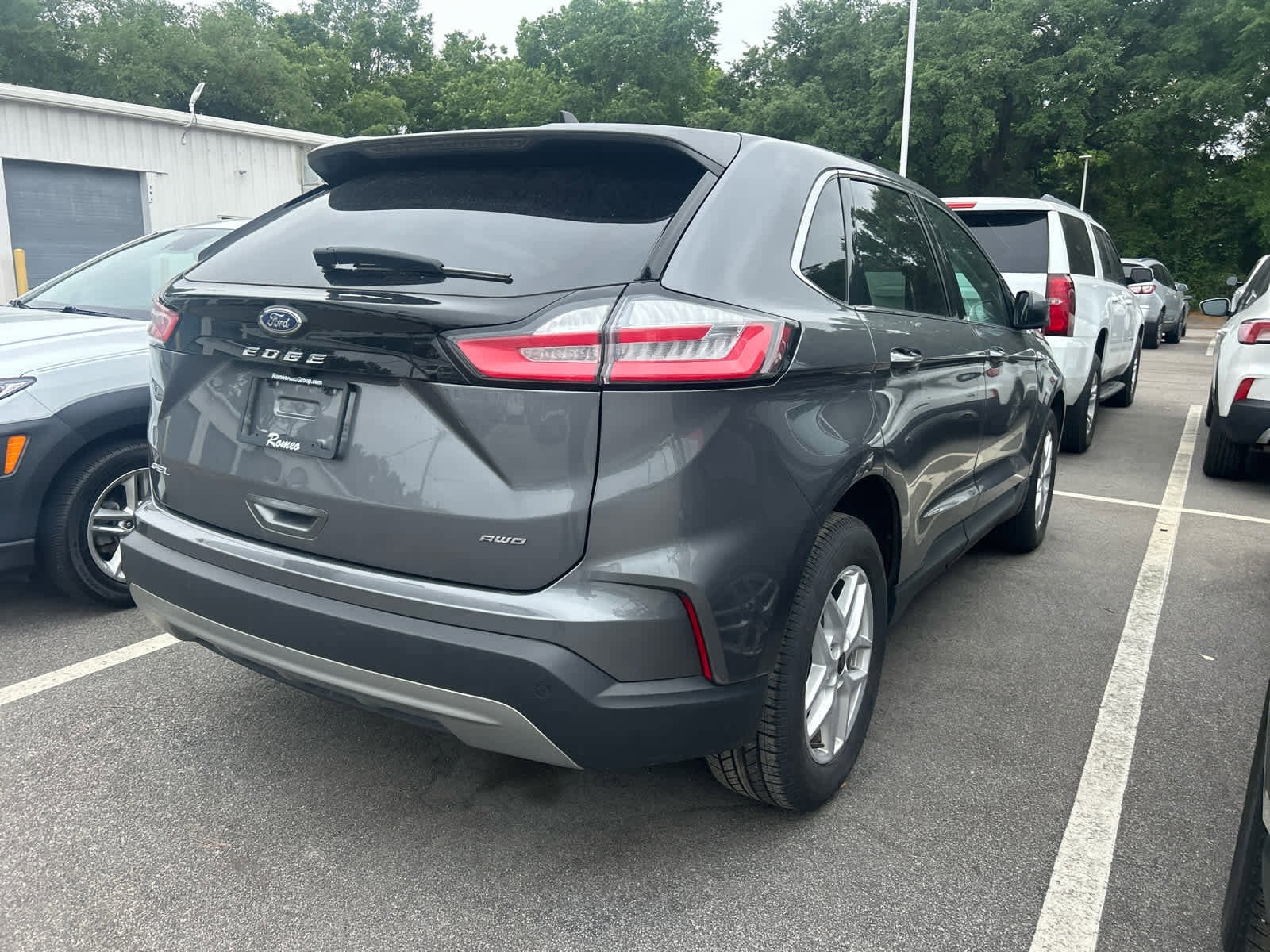2023 Ford Edge SEL photo 4