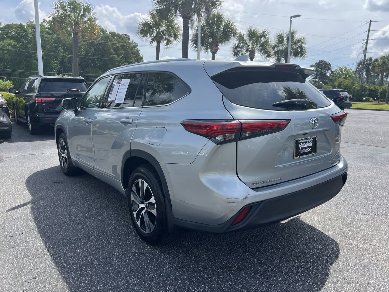 2020 Toyota Highlander XLE photo 3