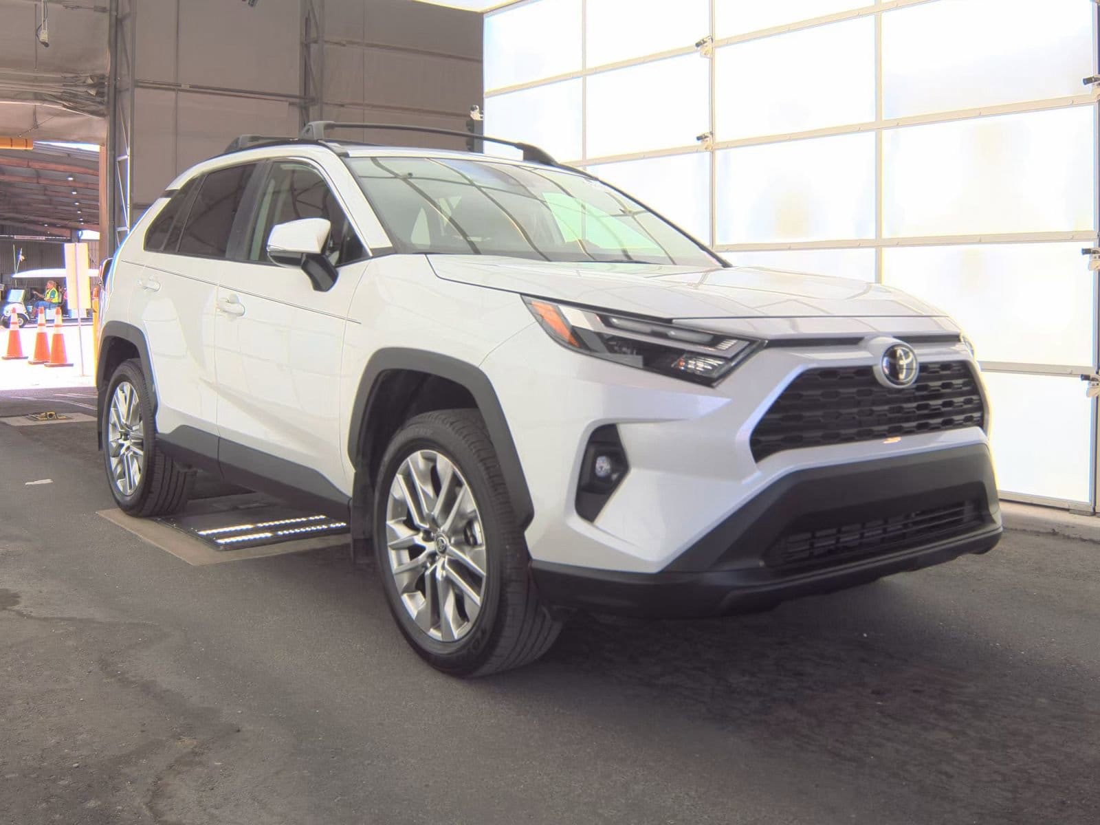 2025 Toyota RAV4 XLE Premium photo 4