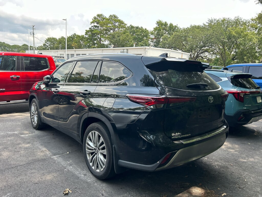 Certified 2025 Toyota Highlander Hybrid Platinum SUV
