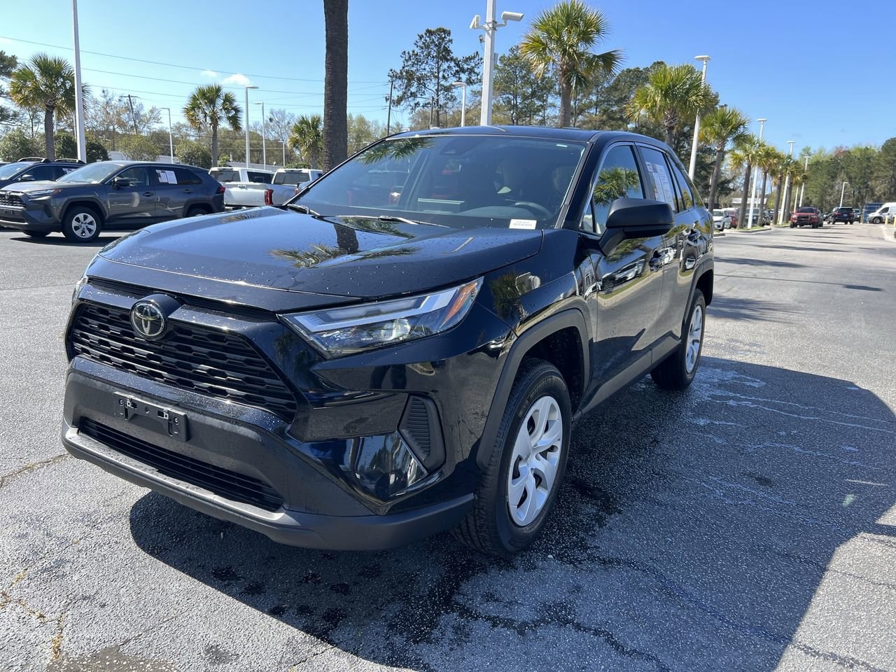 2024 Toyota RAV4 LE photo 4