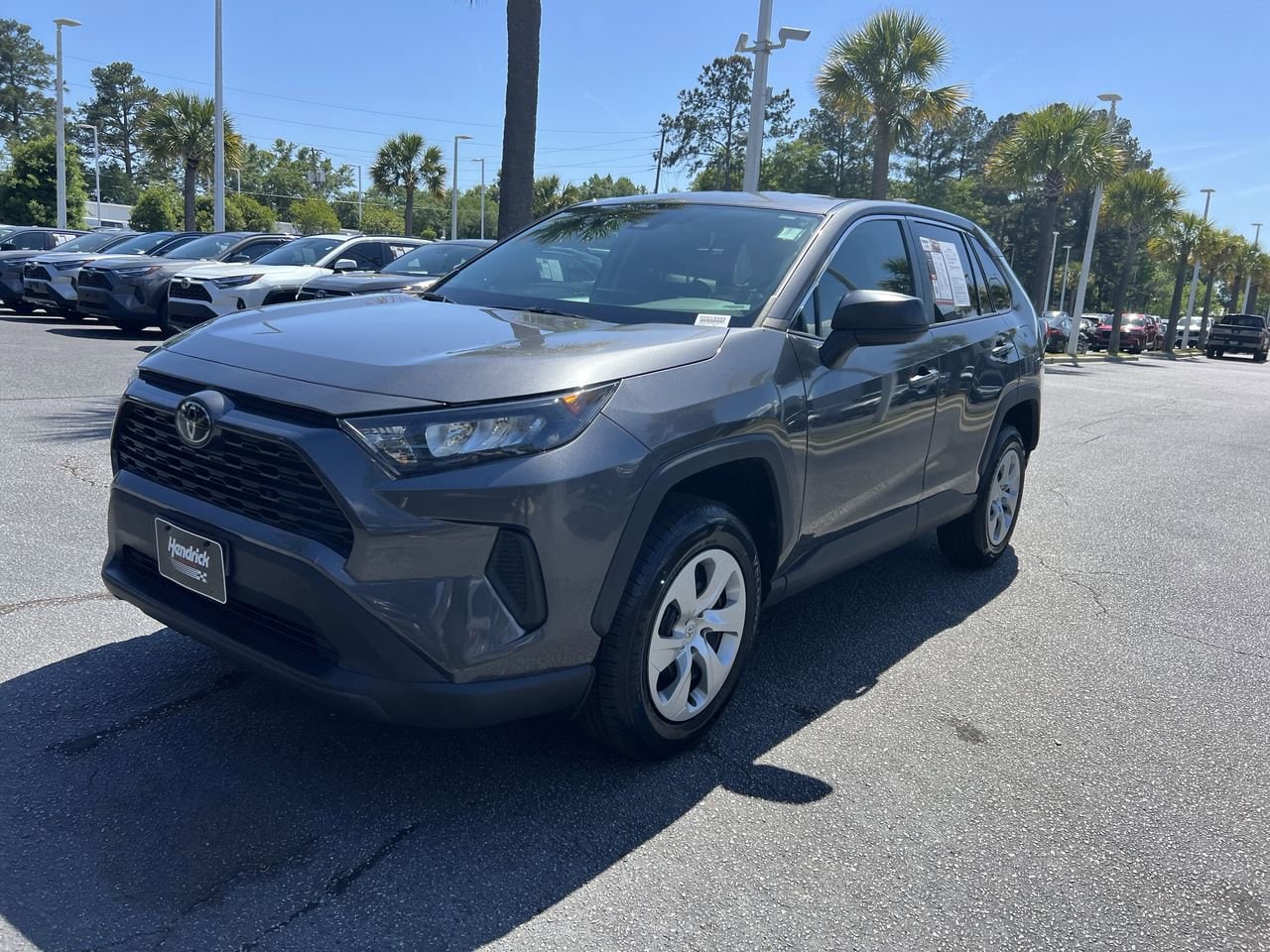 2022 Toyota RAV4 LE photo 4