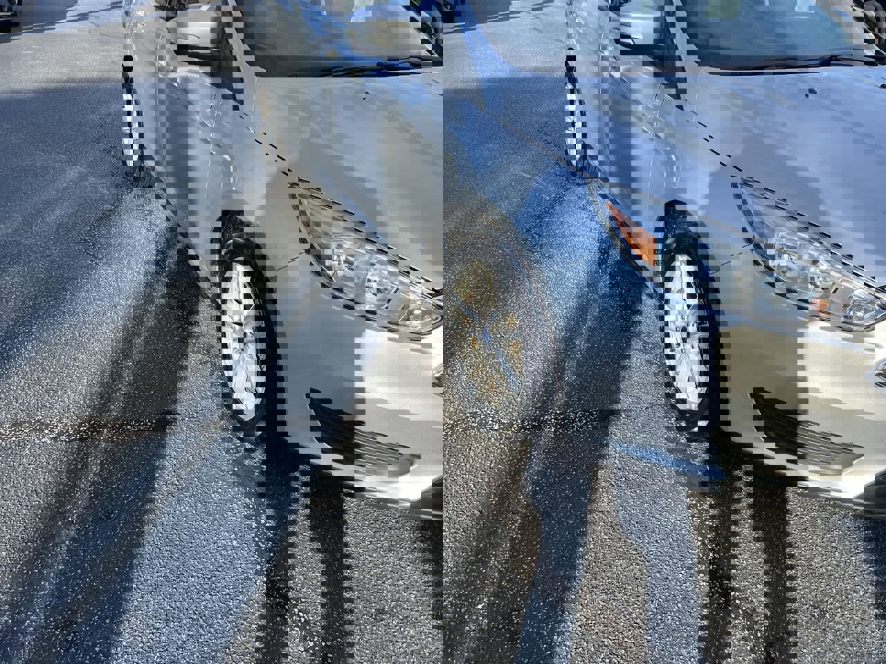 2016 Ford Focus SE photo 2