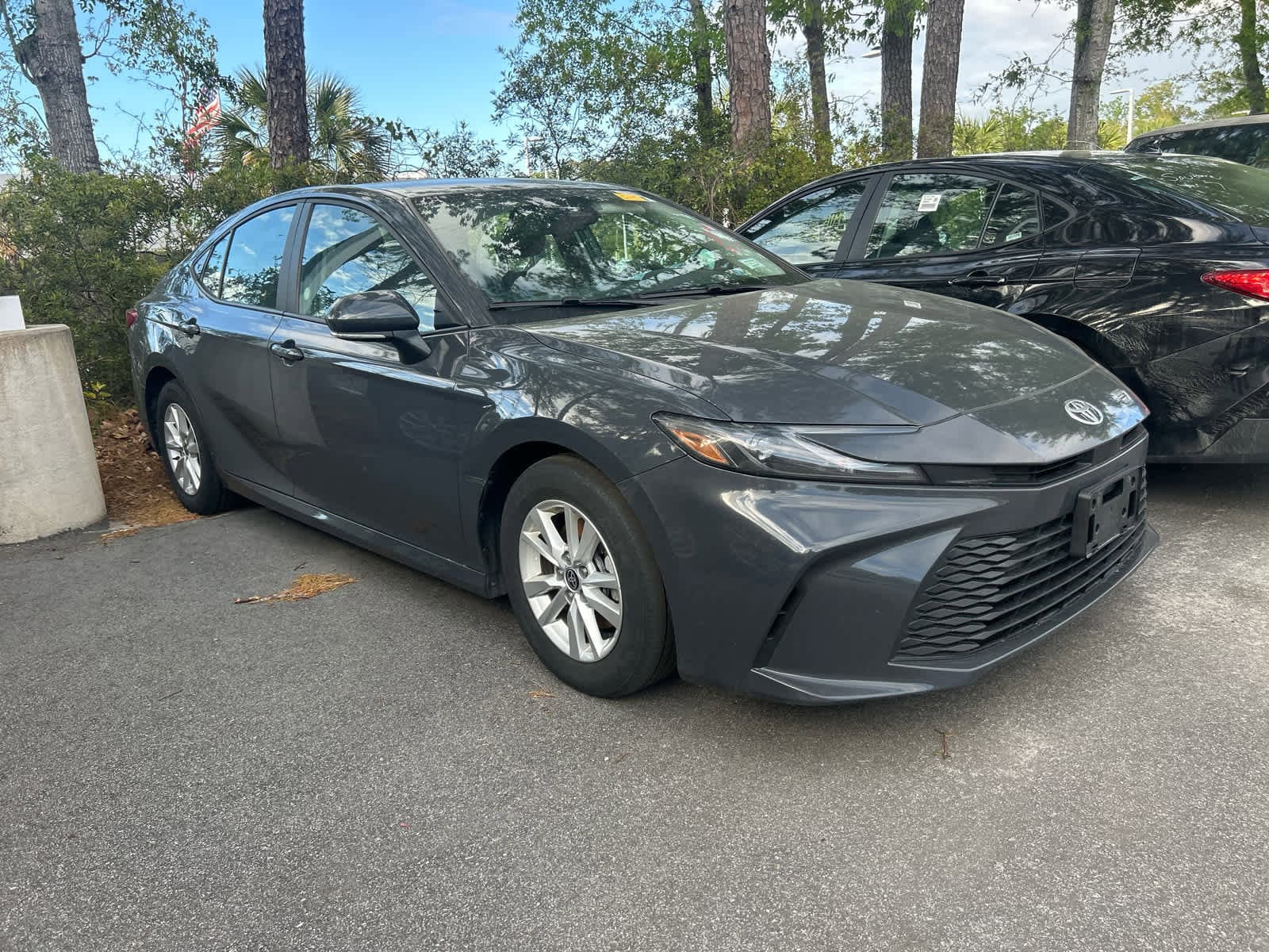 2025 Toyota Camry LE photo 3